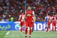 ( عکس) تصویر یادگاری دختر ستاره پرسپولیس با جام‌های قهرمانی