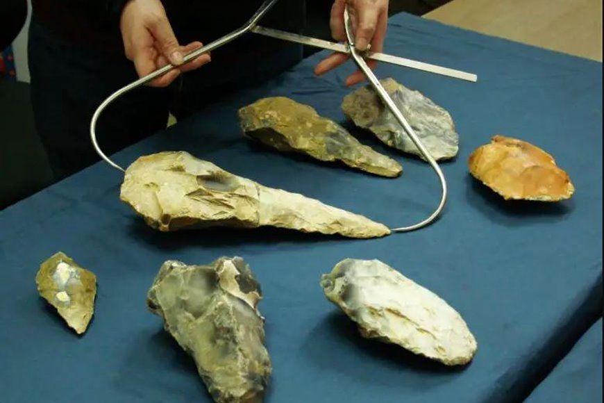 (تصاویر) کشف تبرهای غول‌آسای 300 هزارساله