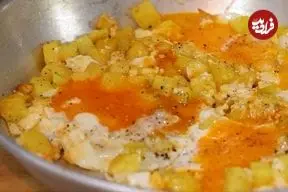 ببینید| طرز تهیه یک مدل سیب زمینی تخم مرغ متفاوت و سریع