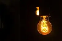 (عکس) اعتراض به افزایش قیمت برق با شیوه‌ای متفاوت؛ کاری از دست ابرقهرمان‌ها برمی‌آید؟