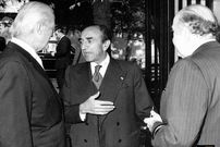 سفر در زمان؛ یادداشت‌های علم، یکشنبه ۲۶ آذر ۱۳۵۱: یادداشتی که قرار بود به وزیر مختار آمریکا بدهیم