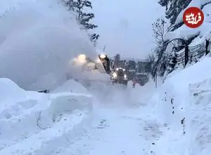 ببینید| نجات معجزه‌آسای یک راننده گرفتار در برفِ رامیان