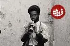 عکس| سفر زمان؛ پسرک دهل‌زن در یکی از کوچه‌های اصفهان؛ سال 1335