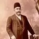 عکس| سفر زمان؛ پسران نوجوان صدراعظم ناصرالدین شاه در کنار معلم روسی‌شان