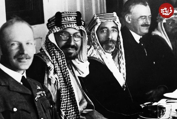 عکس؛ سفر در زمان؛ «اولین پادشاه عربستان و حاکم بحرین» در حال خوردن بچه شتر؛ سال 1326