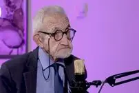 عکس| سفر زمان؛ «اردشیر کاظمی» در 32 سالگی در اولین فیلمش در کنار «جمشید مشایخی»؛ سال 49