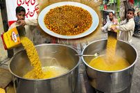 ببینید؛ غذای خیابانی در پاکستان؛ پخت آب نخود لاهوری در راولپندی