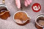 ببینید| غذای خیابانی در ترکیه؛ مراحل دیدنی دم کردن قهوه روی شن داغ در استانبول