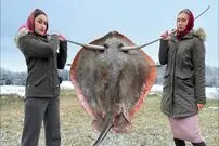 ببینید| غذای روستایی در اوکراین؛ کباب کردن سفره ماهی و پخت جگر آن در هوای برفی
