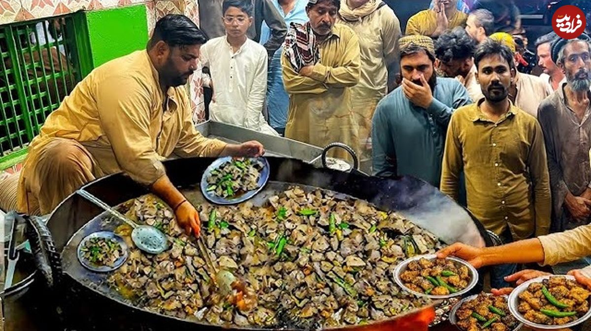 ببینید؛ غذای خیابانی در پاکستان؛ پخت غذای محبوب جگر سرخ شده با فلفل در کراچی