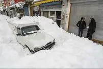 (ویدئو) مدفون شدن خانه‌ها در اثر کولاک برف در روستای سردرق
