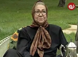 عکس| سفر زمان؛ «جمیله شیخی» در 30 سالگی در پشت‌صحنه یک تئاتر