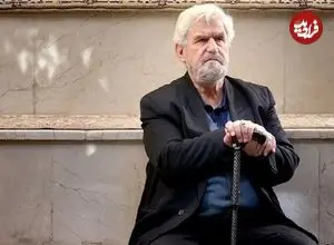 عکس| سفر در زمان؛ «عنایت بخشی» در اتاق گریم فیلم گوزن ها؛ سال 1353