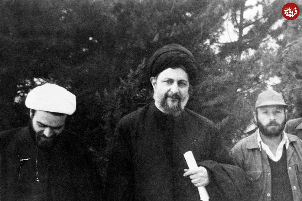 عکس؛ سفر در زمان؛ «امام موسی صدر در کنار روحانیان مسیحی در لبنان»؛ دهه 40