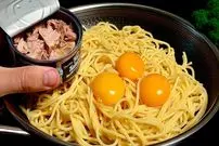 ببینید| با ماکارونی، تخم مرغ و تن ماهی این غذای ساده آمریکایی را آماده کنید