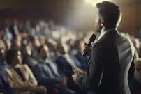 یک عبارت سه‌کلمه‌ای که باعث جلب توجه «فوری» افراد و گوش دادن به شما می‌شود