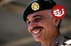عکس؛ سفر در زمان؛ «ملک حسین پادشاه اردن» در 17 سالگی و در فرودگاه لندن؛ سال 1331