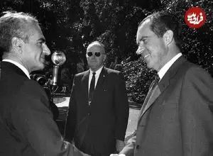 سفر در زمان؛ یادداشت‌های علم، سه شنبه ۴ اردیبهشت ۱۳۵۲: آبروی نیکسون بر سر مسأله [واترگیت] در خطر است