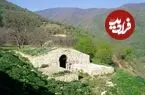 عکس| سفر زمان؛ چشم‌انداز زیبای یک «کاروانسرا در جنگل‌های گرگان» در دوران ناصرالدین شاه