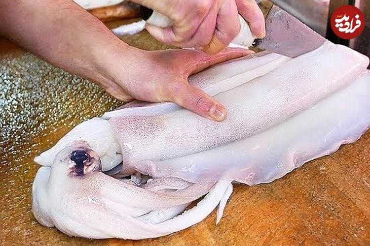 ببینید؛ غذای خیابانی در ژاپن؛ تهیه ساشیمی و غذاهای متنوع با ماهی مرکب در اوکیناوا