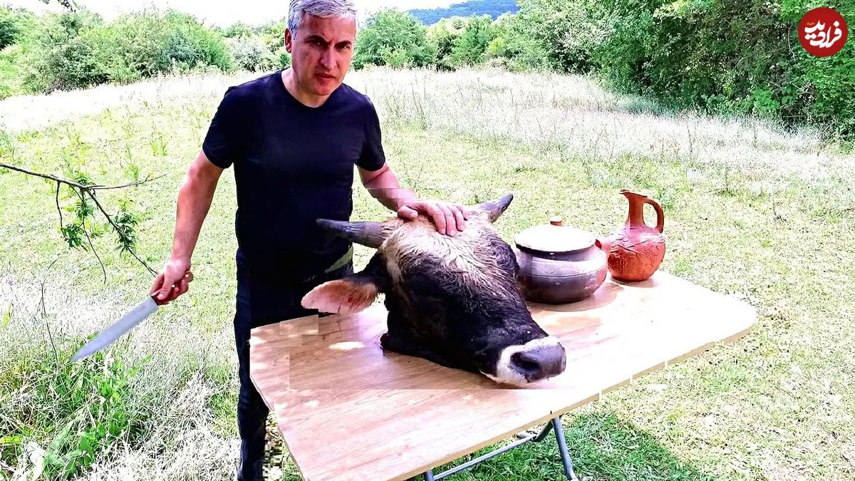 (ویدئو) طبخ یک غذای جدید و جالب با کله پاچه بزرگ گاو توسط آشپز مشهور روستایی آذربایجانی