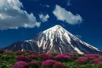 عکس| سفر زمان؛ منظرۀ عجیب یخ‌های نوک‌تیز نزدیک قله دماوند؛ 75 سال قبل