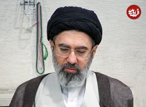 عکس؛ سفر در زمان؛ «سید مجتبی خامنه ای» در کنار همرزمان اش در جبهه؛ دهه 60