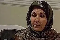عکس| چهره روز؛ عیادت سینا مهرداد از مینا جعفرزاده؛ نمایی از خانه خانم بازیگر