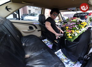 یک تاکسی پر از گلهای تازه؛ خلاقیت راننده تاکسی برای نشاط مسافران