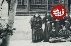 سفر به عصر قاجار؛ عکس یادگاری زنان حرمسرای ناصرالدین شاه کنار حوض کاخ سلطنت آباد