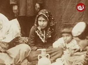 عکس| سفر زمان؛ دختران جوان عهد قاجار سر سفرۀ ناهار