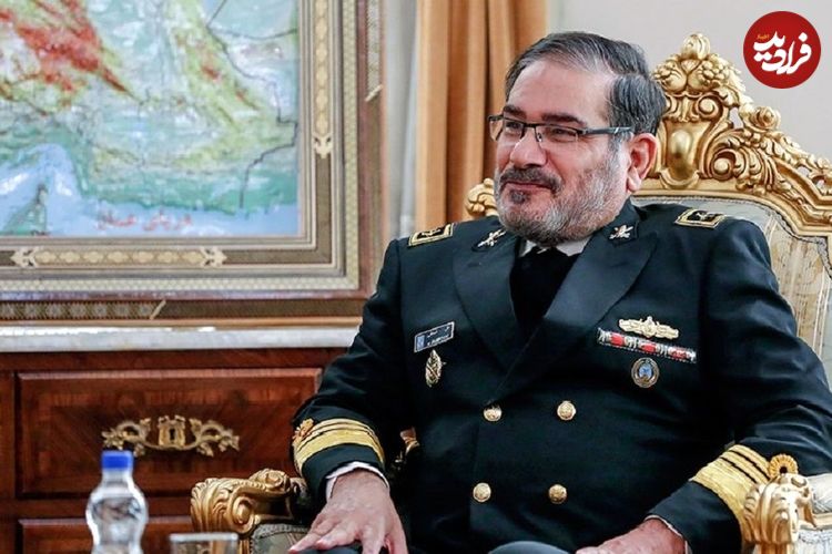 عکس؛ سفر در زمان؛ «امیر ستاری و علی شمخانی» بعد دریافت مدال افتخار؛ اواخر دهه 60