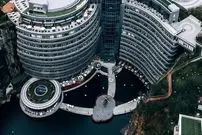 تصاویر| آسمان خراش معکوس؛ جذابیت های معماری یکی از خاص ترین هتل های جهان