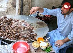 (ویدئو) غذای خیابانی در پیشاور پاکستان؛ پخت واویشکای جگر بره و گاو