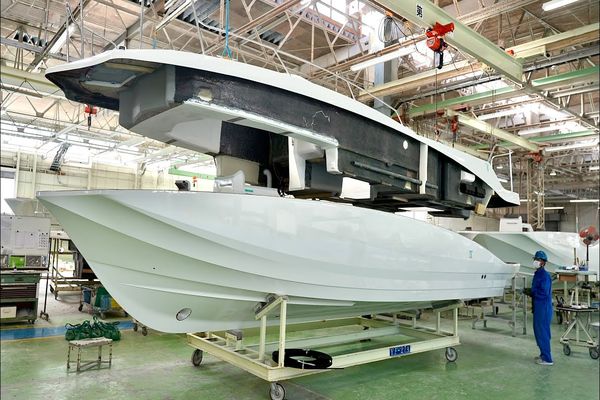 (ویدئو) ژاپنی ها چگونه در کارخانه قایق تفریحی تولید می کنند؟