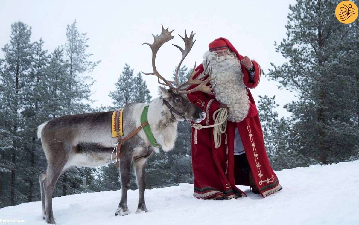 (ویدئو) بابانوئل‌ها با گوزن‌هایشان در راه توزیع هدایای کریسمس