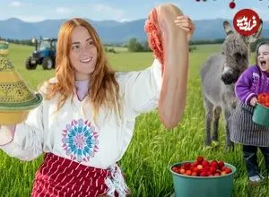 ببینید| غذای روستایی در مراکش؛ برداشت توت وحشی و پخت خوراک زبان گاو
