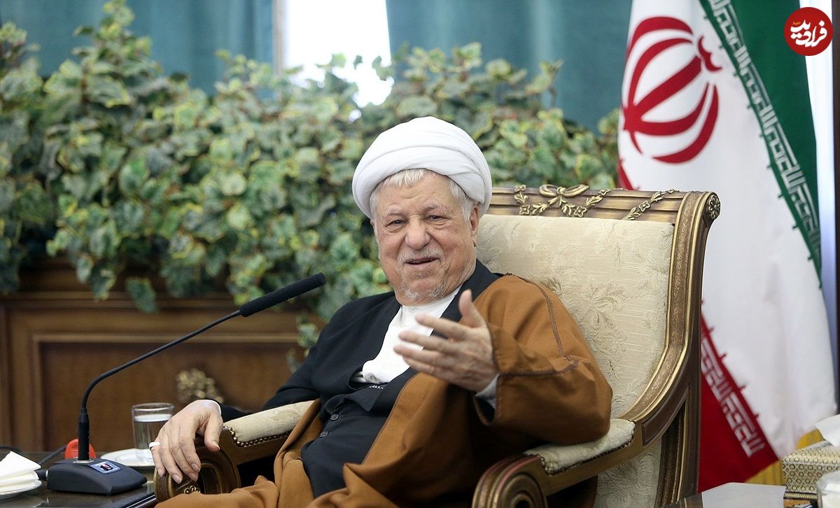 عکس؛ سفر در زمان؛ «هاشمی رفسنجانی در حال خوش و بش با علیرضا خمسه»؛ سال 94