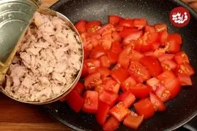 ببینید| طرز تهیه یک غذای متفاوت با تن ماهی و گوجه به روش چینی ها