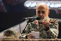 عکس؛ سفر در زمان؛ «سرلشکر رشید در کنار رهبر انقلاب» در یک بازدید نظامی؛ دهه 80