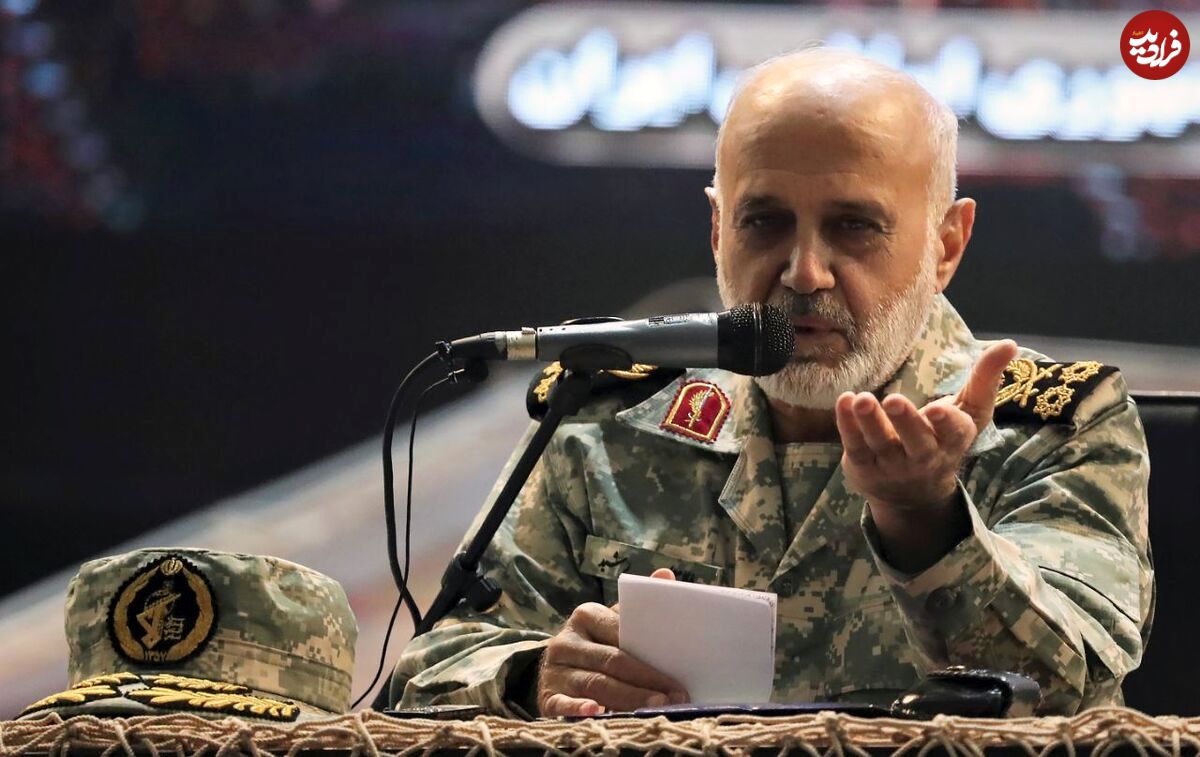 عکس؛ سفر در زمان؛ «سرلشکر رشید در کنار رهبر انقلاب» در یک بازدید نظامی؛ دهه 80