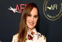 عکس| سفر در زمان؛ «ناتالی پورتمن» در پشت صحنه فیلم لئون؛ سال 1372