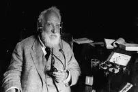 عکس| سفر در زمان؛ «الکساندر گراهام بل» در کنار انجمن نشنال جئوگرافیک؛ سال 1278