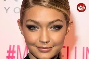 عکس| سفر در زمان؛ «جی جی حدید 18 ساله» در مراسم پیاده‌روی مشاهیر کانادا؛ سال 1392