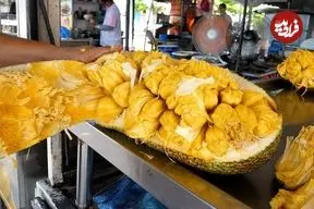 ببینید| غذای خیابانی در مالزی؛ جک فروت و موز سرخ شده در پنانگ