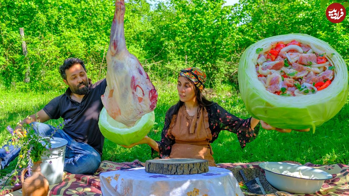 ببینید؛ غذای روستایی در آذربایجان؛ پخت یک غذای متفاوت با کلم، گوشت بره و سبزیجات در طبیعت