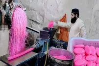 ببینید؛ مراحل جالب تولید سنتی صابون حمام در کارگاهی در پاکستان