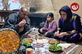 ببینید| غذای روستایی در ایران؛ پخت خوراک قارچ و لوبیا توسط زوج روستایی