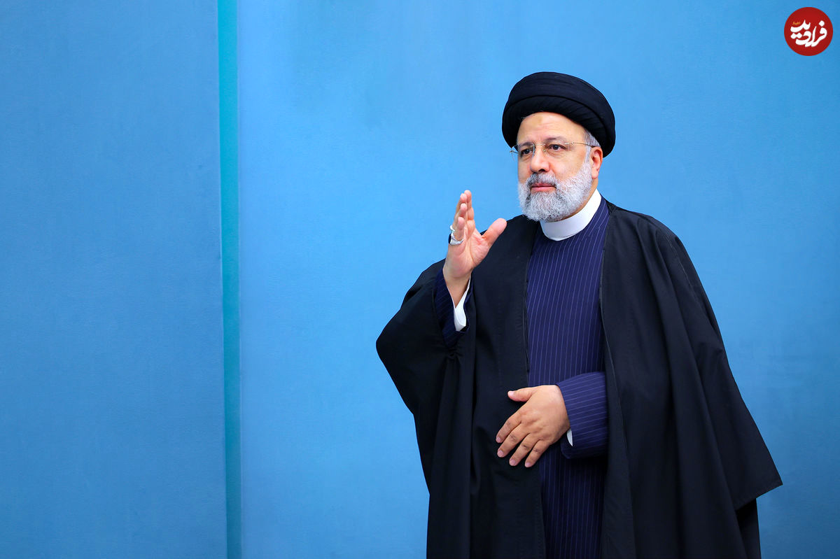 عکس؛ سفر در زمان؛ «سیدابراهیم رئیسی در جوانی و با لباس شخصی در کنار دوستان»؛ دهه 60