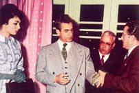 عکس| سفر در زمان؛ «محمدرضا پهلوی» در مراسم ازدواج دختر بزرگ اش؛ سال 1336